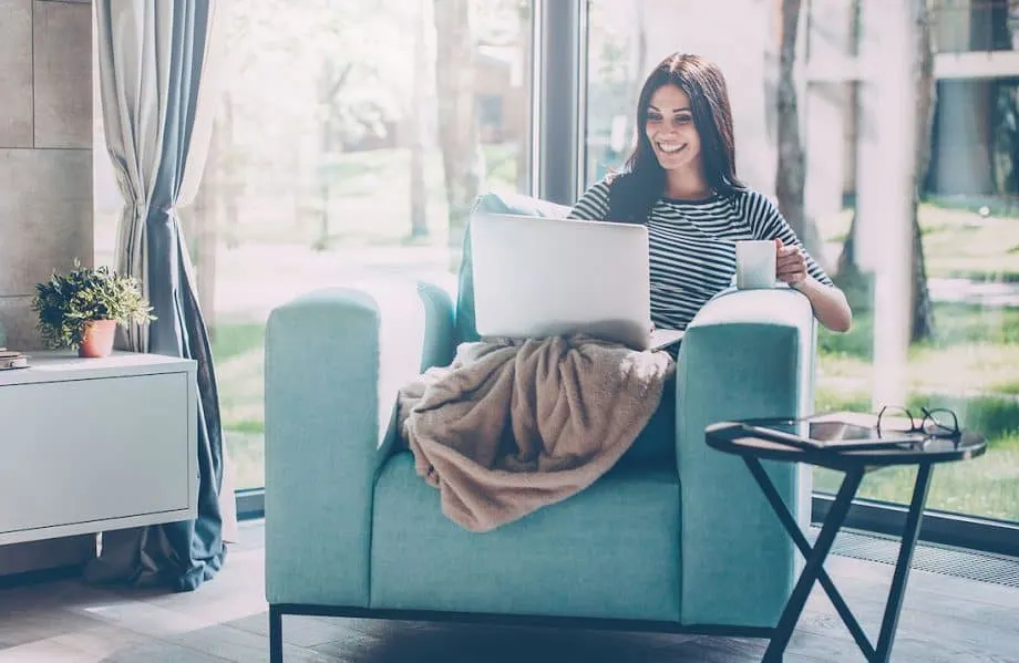 Managing your money is not something you just know how to do. It takes time and learning to form habits that help you with your personal finances. Here are some of the habits of people who manage their money well that you can adopt today.