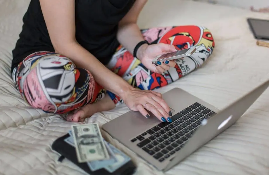Managing your money is not something you just know how to do. It takes time and learning to form habits that help you with your personal finances. Here are some of the habits of people who manage their money well that you can adopt today.