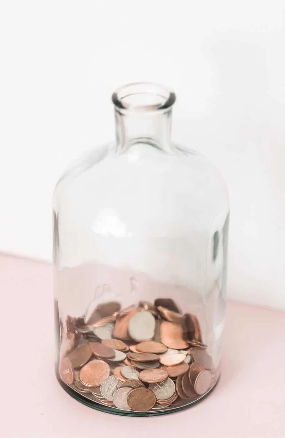 Nowadays, making extra money is easier than ever. Here are 21 ideas to make money on the side!