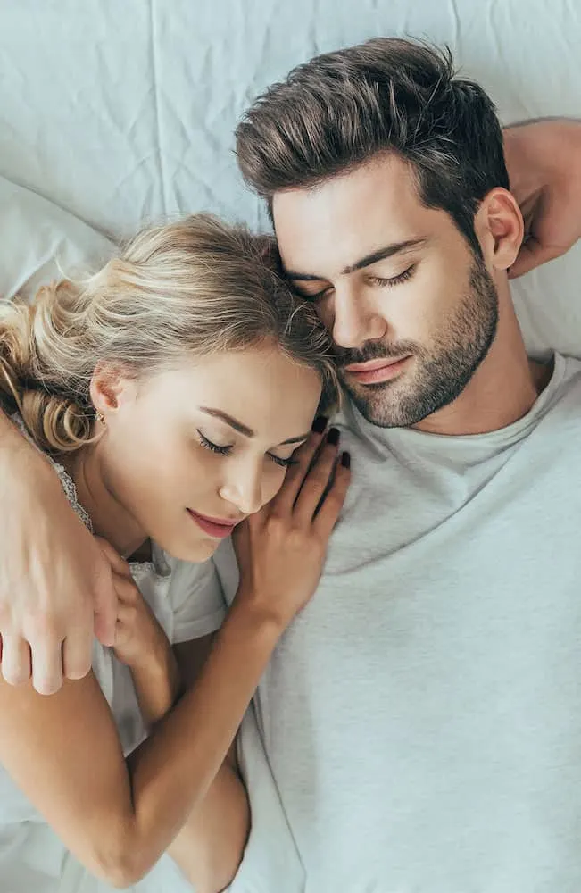 Are you spending your nights scrolling social media and still going to bed too late? Try this list of things to do before going to be instead
