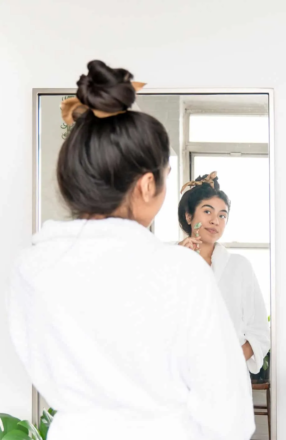 Daily routines are a brilliant way to help simplify your life, reduce overwhelm, and help you feel like you're in control of your day.
