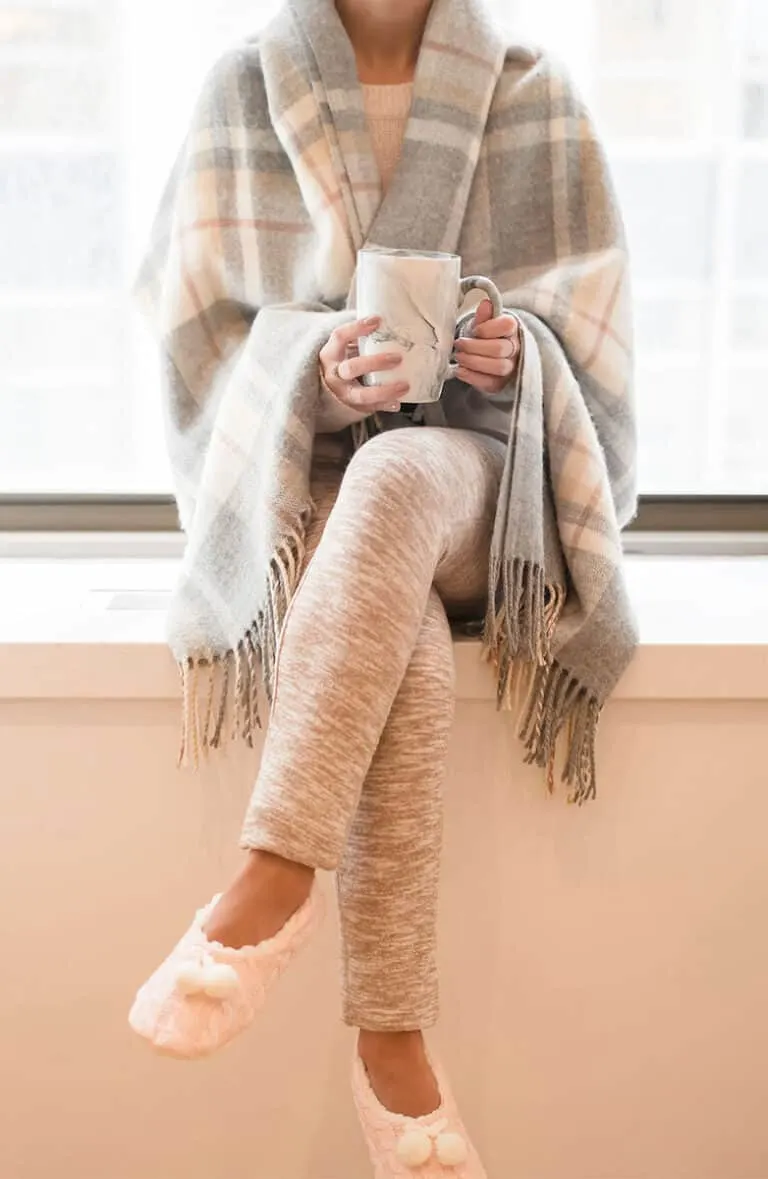 Daily routines are a brilliant way to help simplify your life, reduce overwhelm, and help you feel like you're in control of your day.