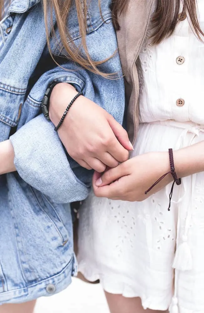 Learn what to do when you're in a toxic friendship, how to figure out if your friendships are toxic, and the signs that show if you're stuck in one