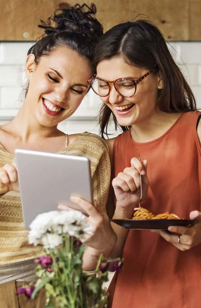 Learn what to do when you're in a toxic friendship, how to figure out if your friendships are toxic, and the signs that show if you're stuck in one