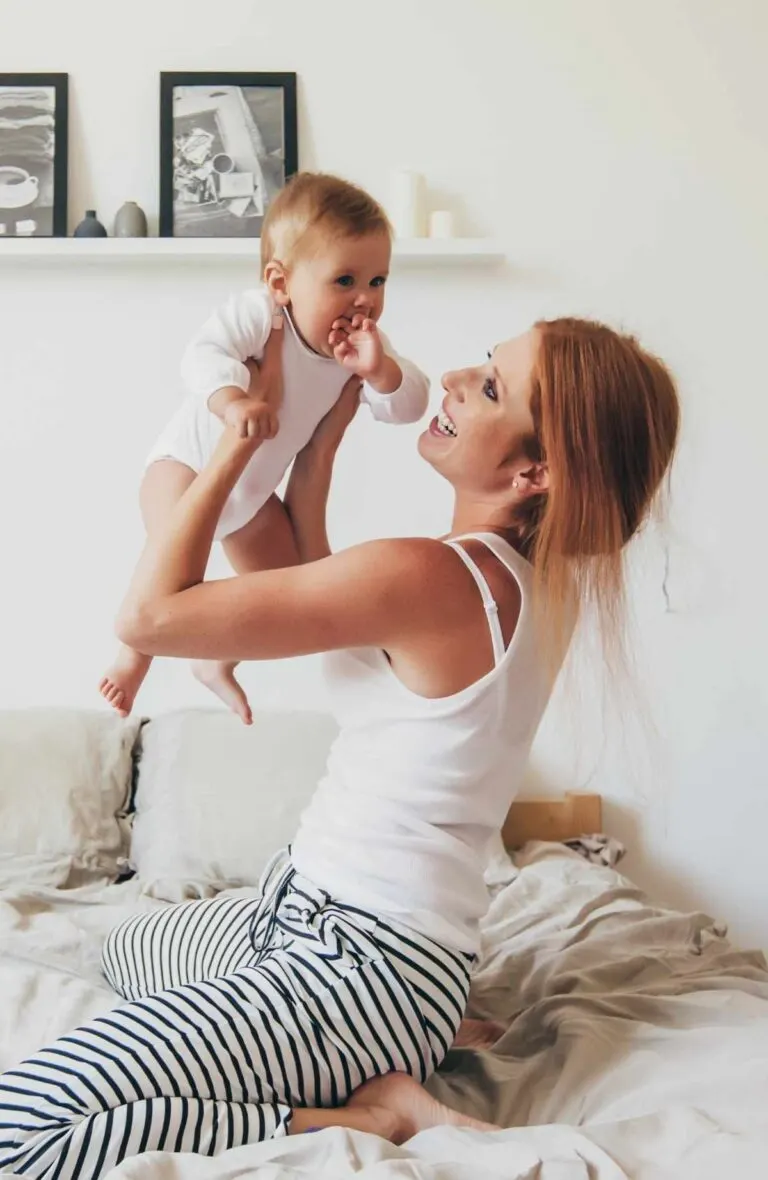 New motherhood can be a chaotic time. Journaling can be a lifesaver during this time, especially if you use journal prompts for new moms that are specifically designed to help you focus on different areas of motherhood and your sense of self. Here are 61 best journal prompts about postpartum and motherhood for new moms.