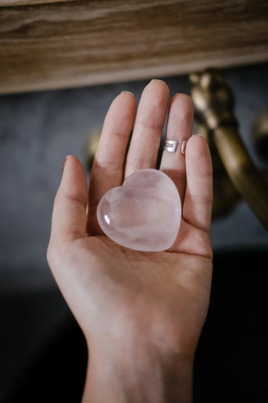 Discover the properties of rose quartz and how they can benefit you. Enhance your heart chakra and bring more peace and tranquility to your life with rose quartz affirmations.