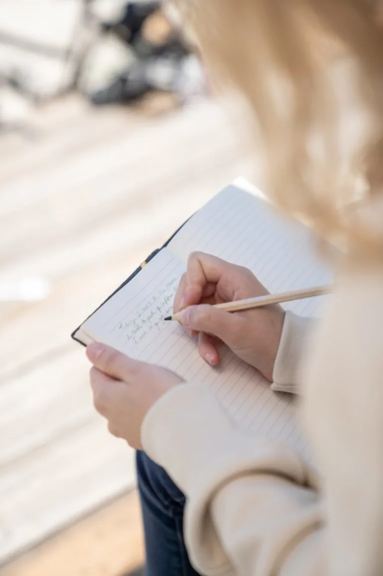 Understanding your money mindset is the first step towards creating a healthy, positive, and abundant relationship with money. Start your journey with these money mindset journal prompts.